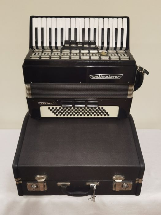 Weltmeister Serino 80 basów akordeon klawiszowy