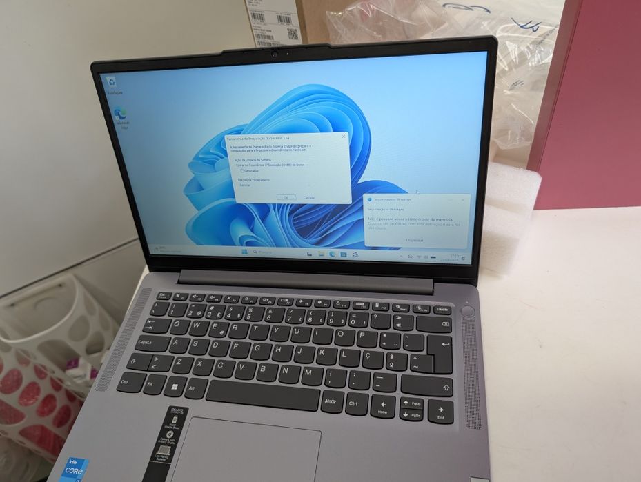 Lenovo IdeaPad Slim 3 14IAN8-508