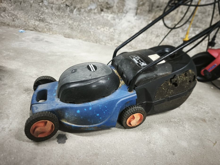 Máquina corta relva elétrica