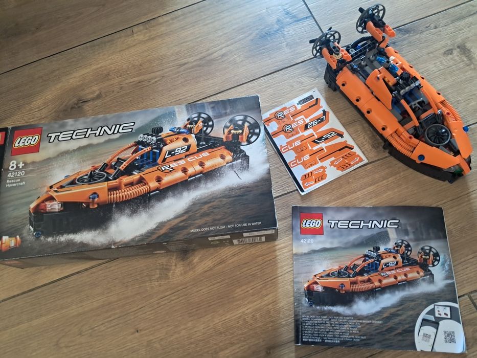 LEGO Technic 8+ 42120 Rescue Hovercraft  2w1