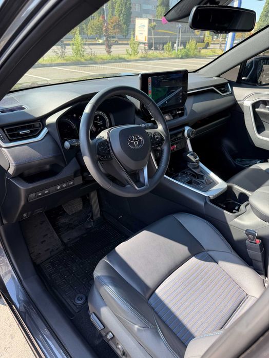 Toyota Rav 4 (Hybrid) Style