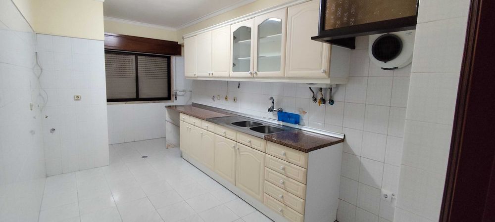 Apartamento T2 – Águas Livres – Damaia de Cima