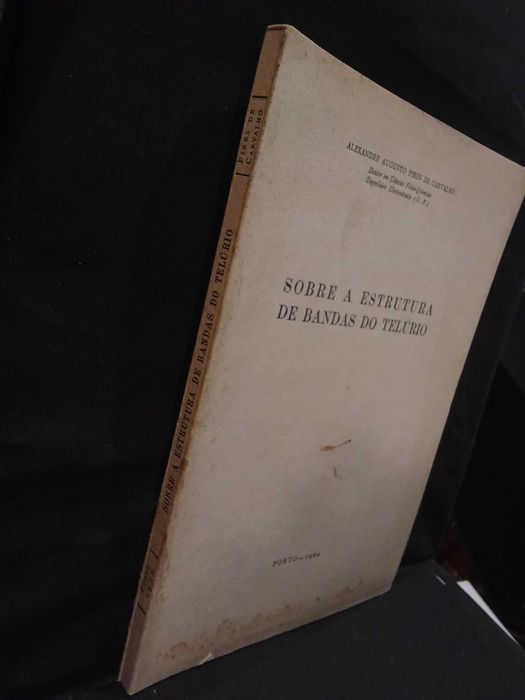 Sobre a Estrutura de Bandas de Telúrio- Alexandre A. Pires de Carvalho