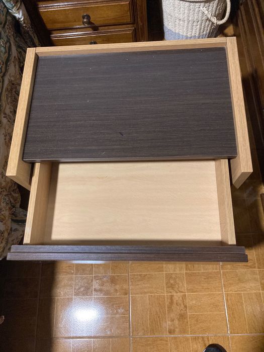 Mesinha de Cabeceira duas gavetas moderna