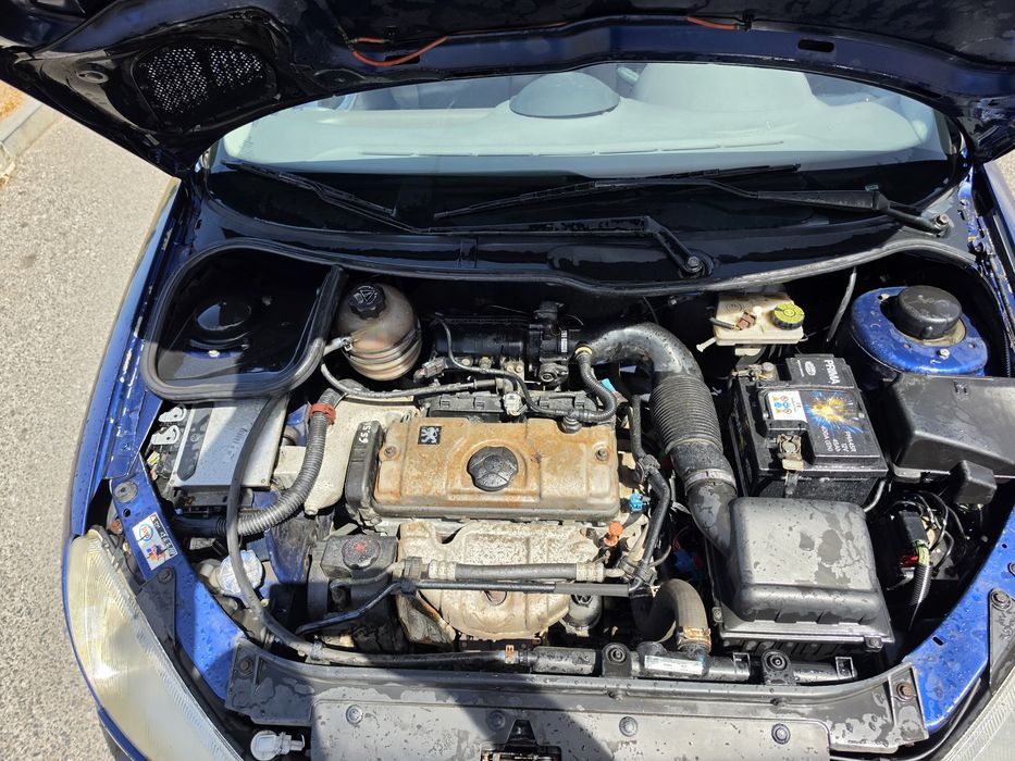 Peugeot 206 1.1   ano 2002