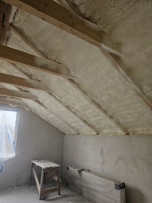 Утеплення піною,ангарів, дахів, каркасників, пінополіуретаном (ППУ)