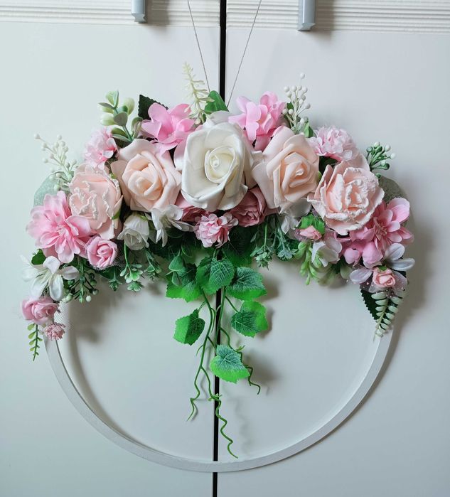 Wianek kwiatowy wiosenny 30 cm