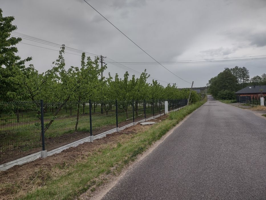 Montaż ogrodzeń betonowych, panelowych  I siatkowych