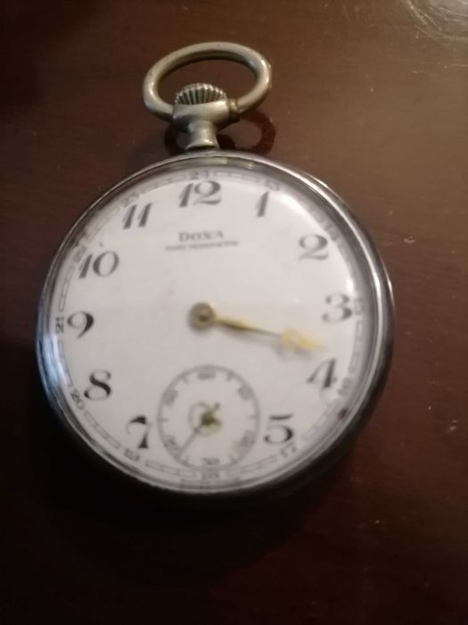 Relógio de bolso antigo marca Doxa Necessita de arranjo