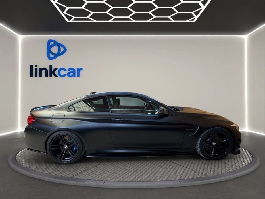 BMW M4 DKG Competition