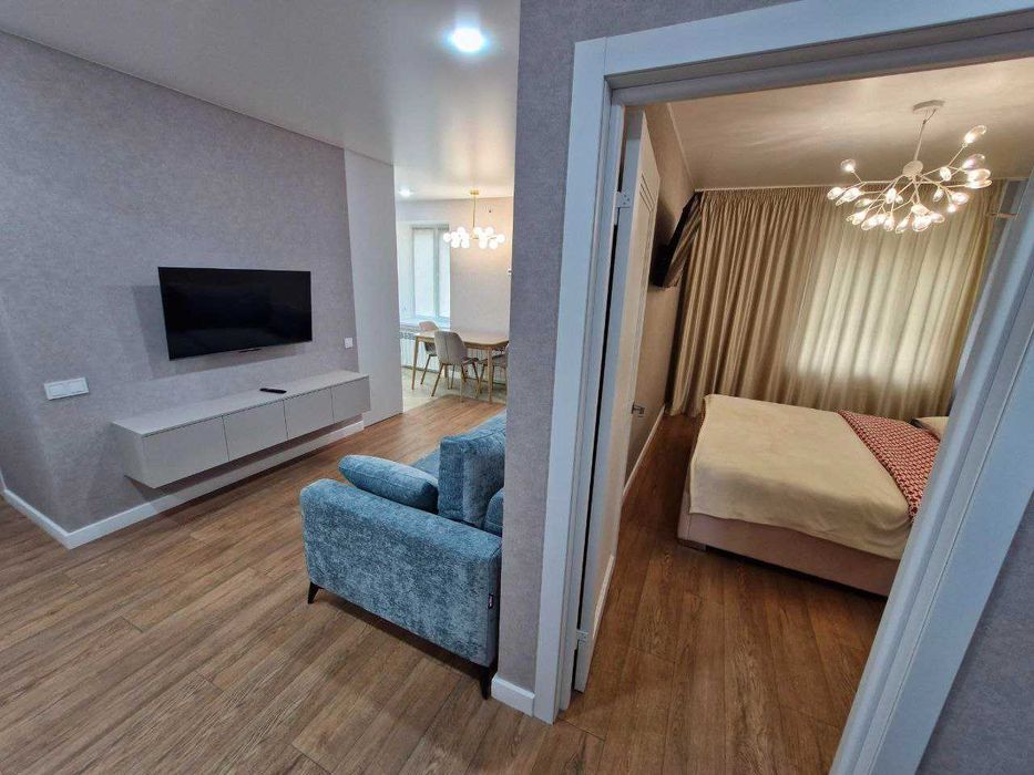 Нова Студія в Парку біля Набережної. Світло 24/7