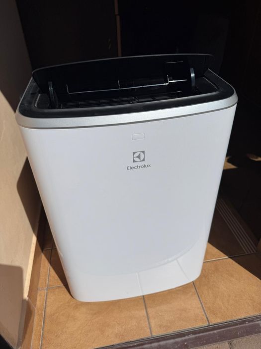 Klimatyzator przenośny Electrolux EXP26U338HW
