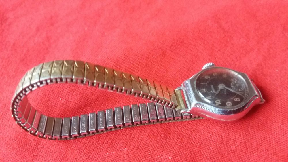 1940-te    Zegarek  '' Gama '' - czarna tarcza  , Swiss made