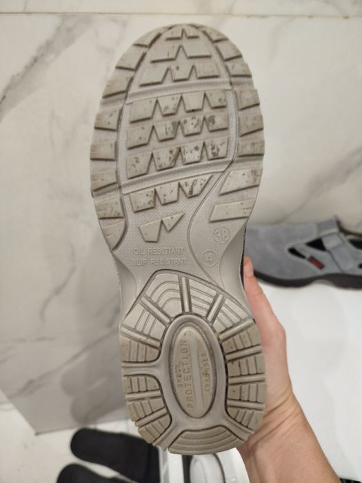 Робоче літнє спецвзуття з металевим носком,URGENT