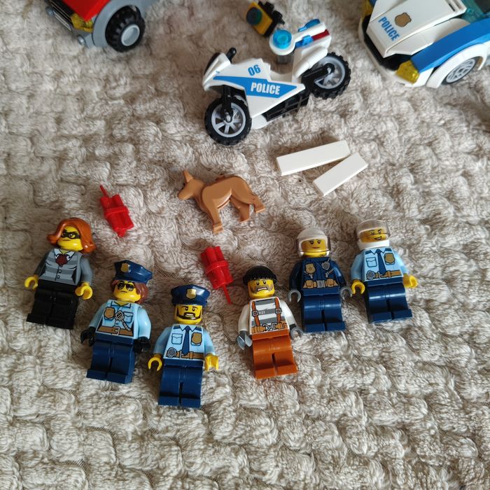 Lego 60141, Поліцейський відділок, оригінал