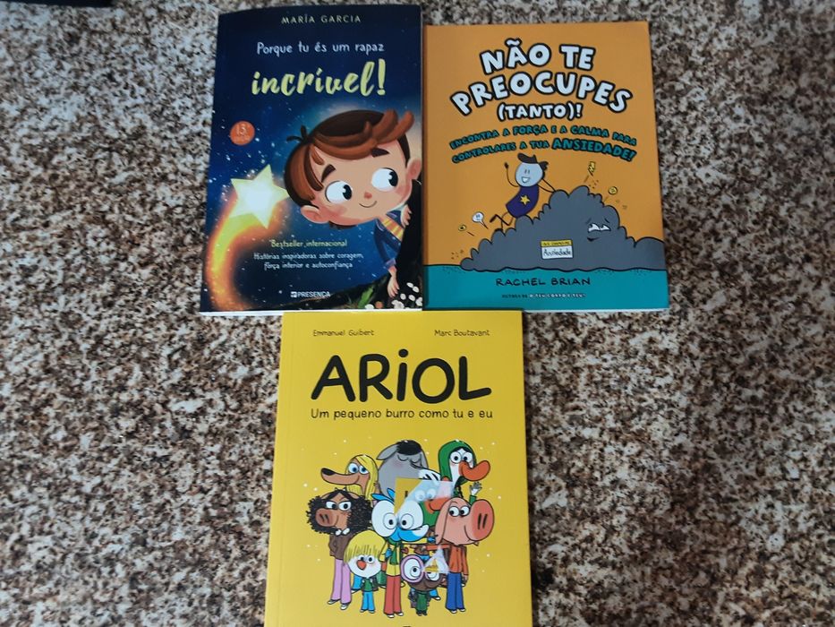 Livros infantis variados