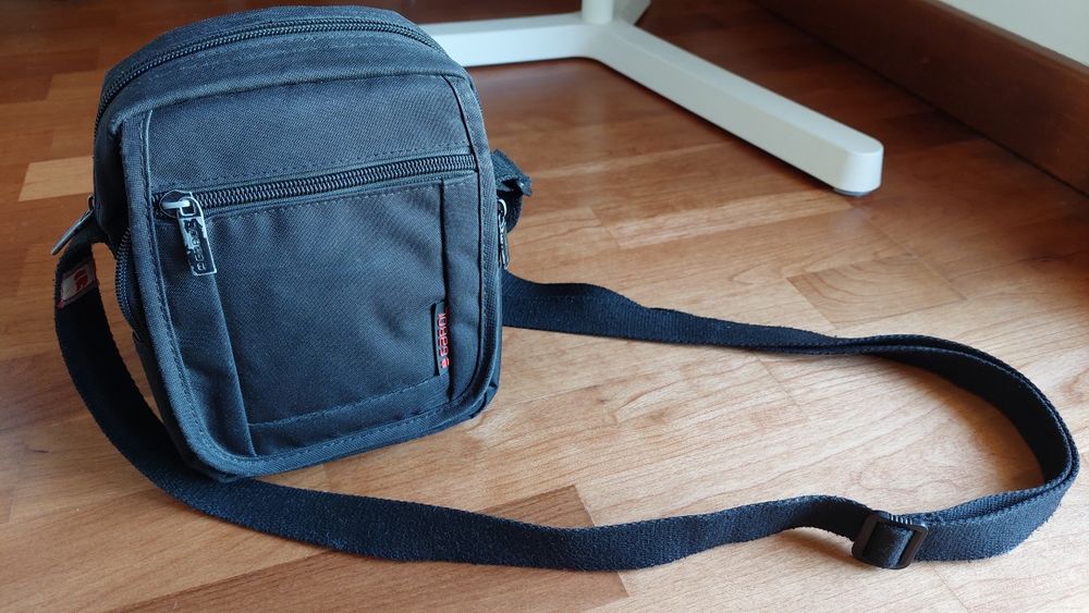 Bolsa tecido preta - 4 divisórias