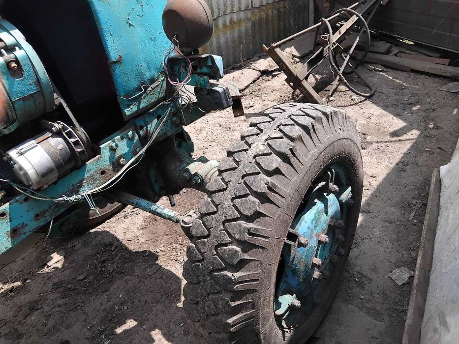 Продам трактор з усіма навісними агрегатами