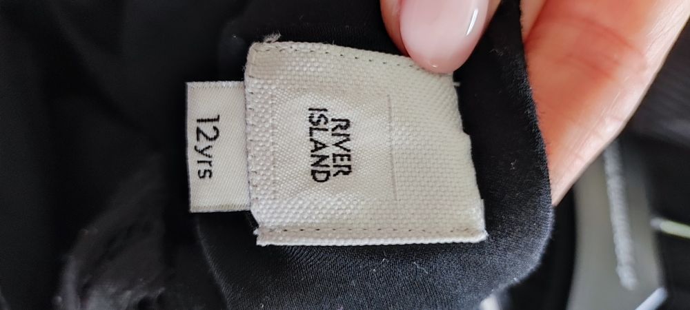Wyjątkowa nowa sukienka River Island 152