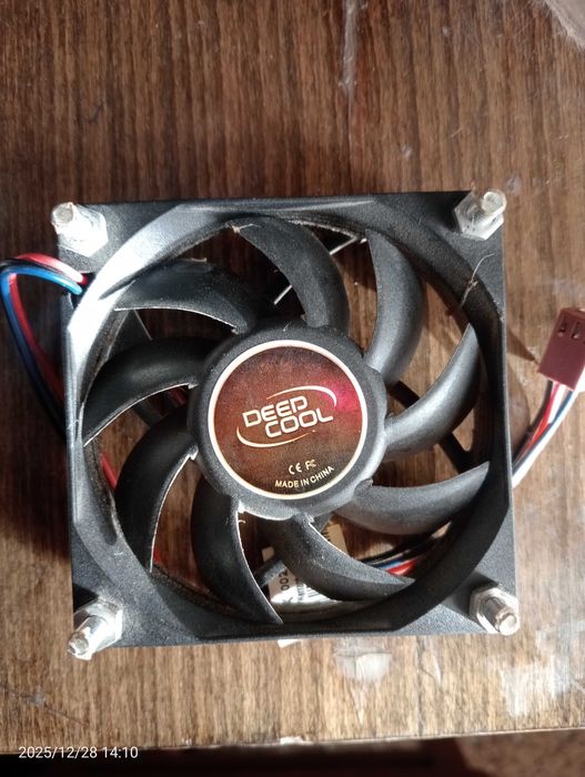 Кулеры для системного блока и блока питания.
