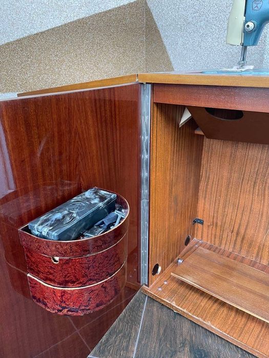 Швейна машинка «Чайка»