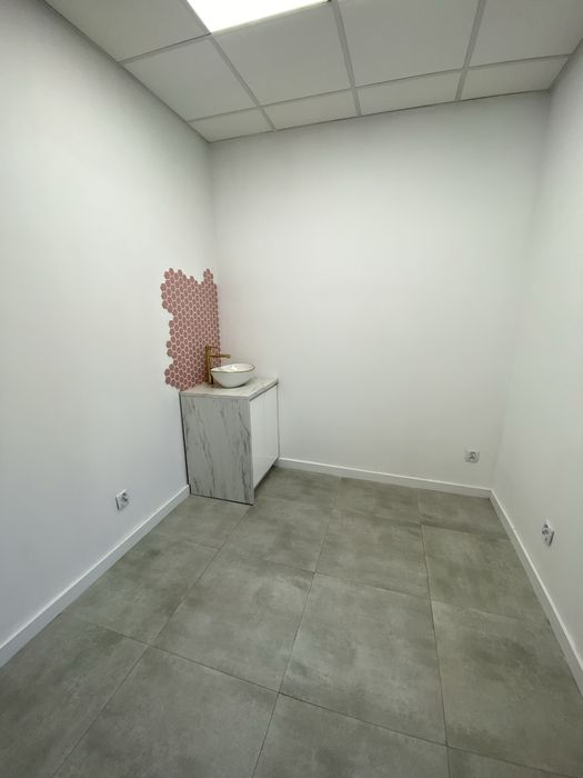 Wynajmę gabinet usługowy - lokal 40 m2