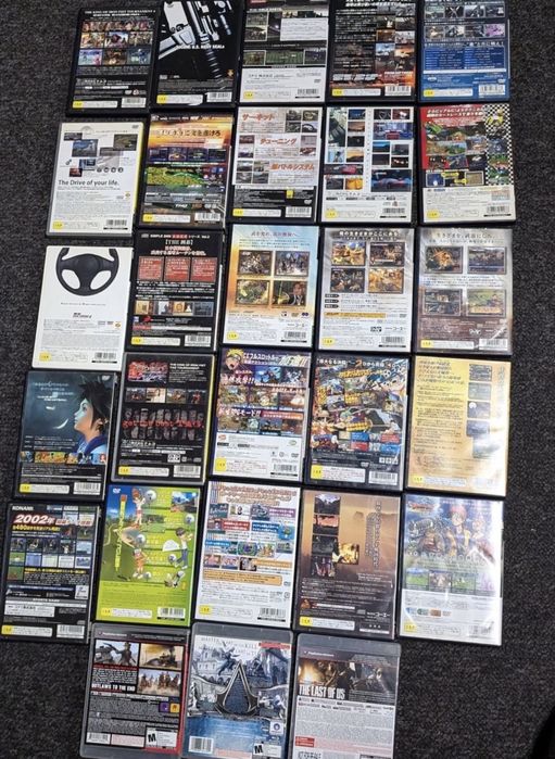 25x PS2 Jogos versão Japão + 3x PS3 versão US