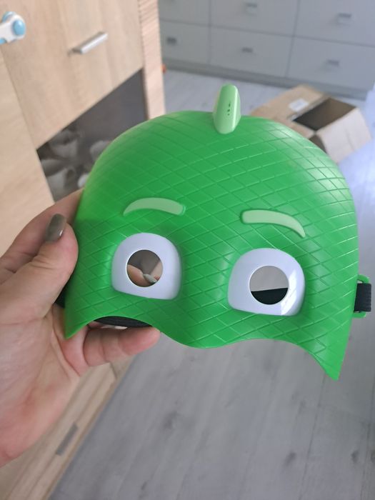 Maska gekona świeci