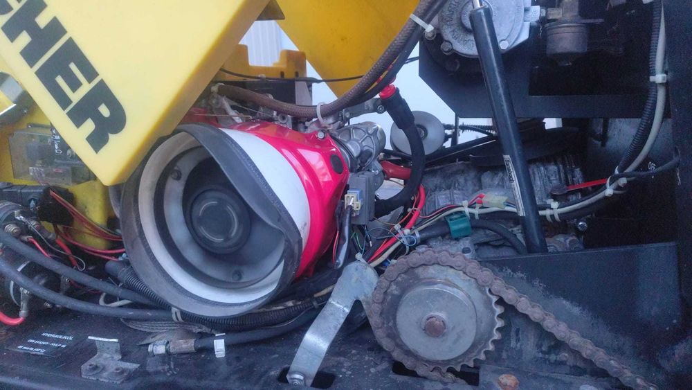 Zamiatarka KARCHER KMR 1250 LPG na gaz silnik HONDA