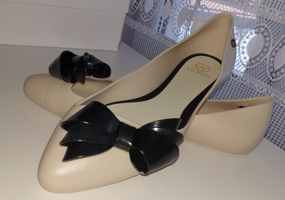 Baleriny gumowe z kokardą rozm. 40