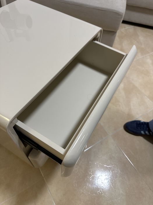 Mesinha cabeceira SKLUM