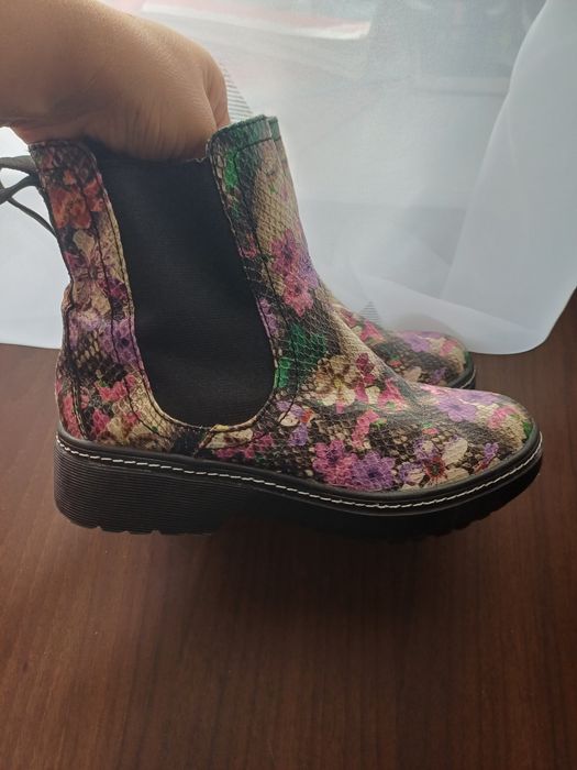 Фірмові жіночі черевики 37 р