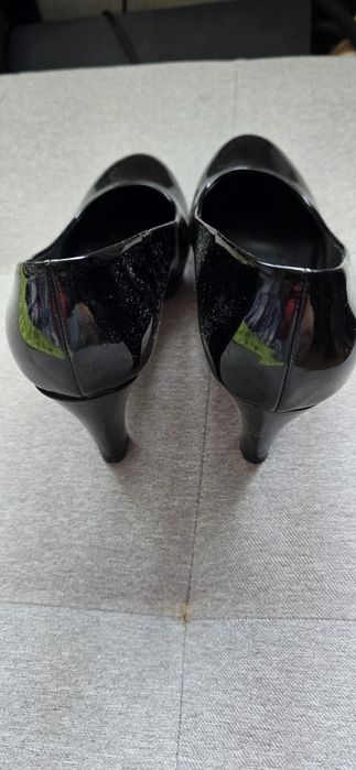 Buty damskie lakierki