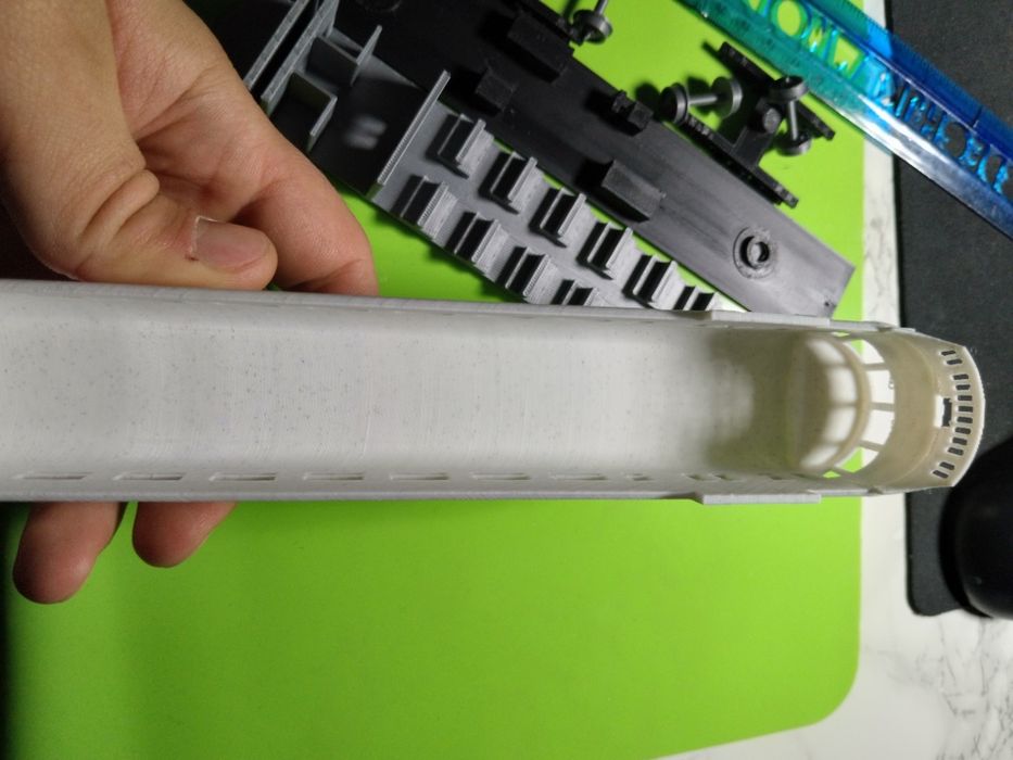 Сборная модель головного электропоезда ЭР2/ЭР9 (глобус)