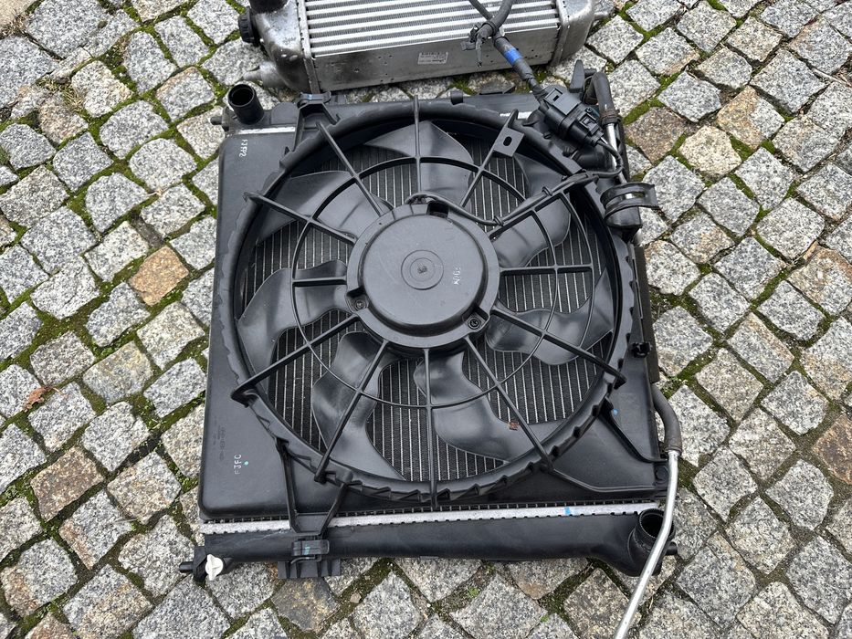 Hyundai i30 FD 2008 2012 intercooler chłodnica wody wentylator