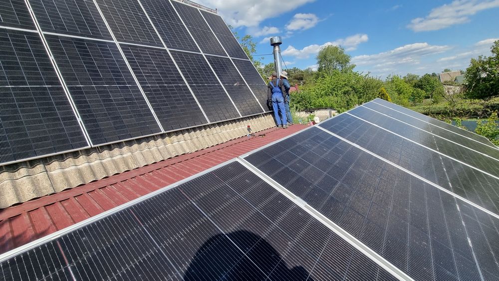 Установка сонячних панелей Сонячні станціі