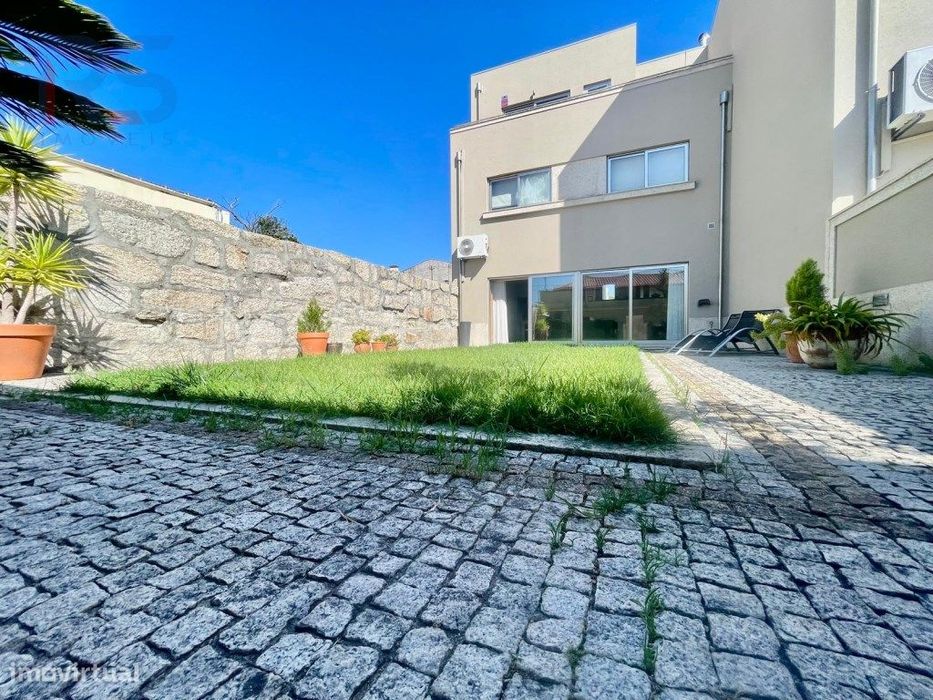 Moradia T5 2 frentes, Castelo da Maia