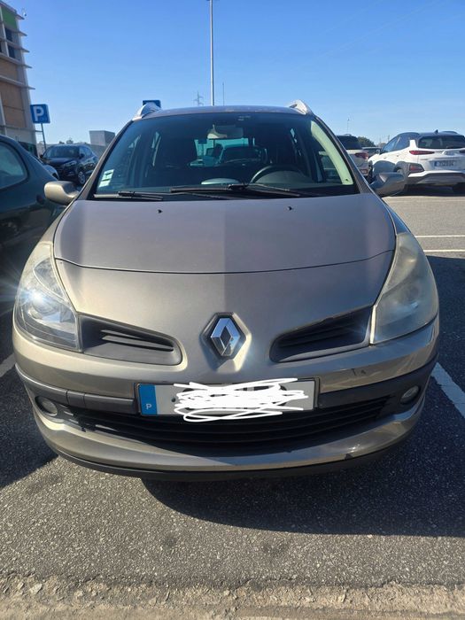 Vendo carrinha Renault Clio Break de 2008 a gasóleo, equipada com o fiável e muito económico motor 1.5 .