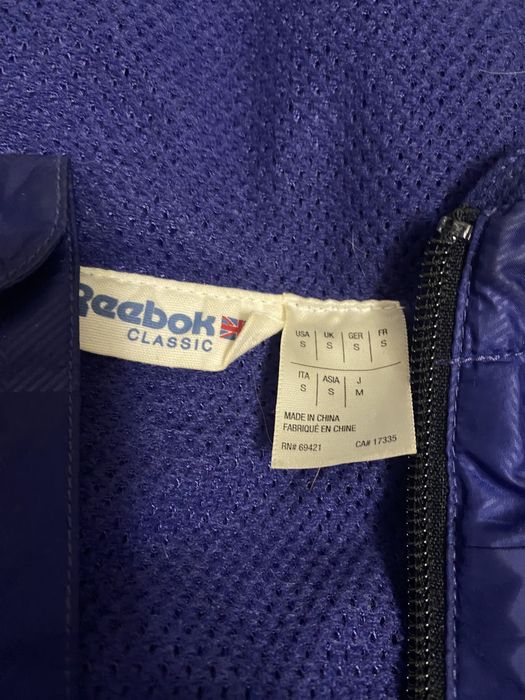 Спортивный костюм фирменный Reebok classic