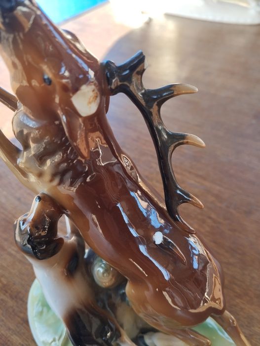 Дві статуетки під реставрацію