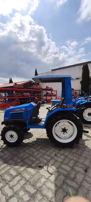 Iseki TF 19F - 3 cilindros 4x4 direção assistida