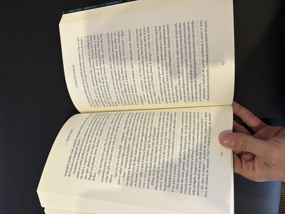 Livro O Monte dos Vendavais de Emily Bronte