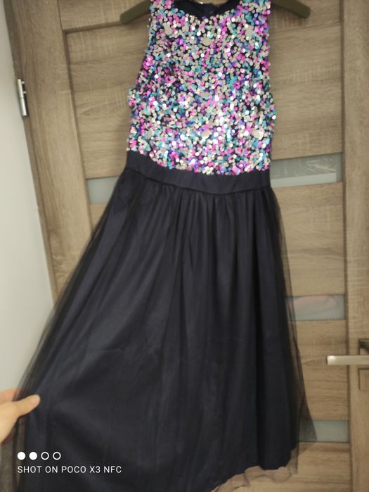 Sukienka z cekinami, nowa