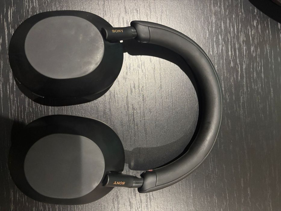 Sony WH-100XM5 headphones