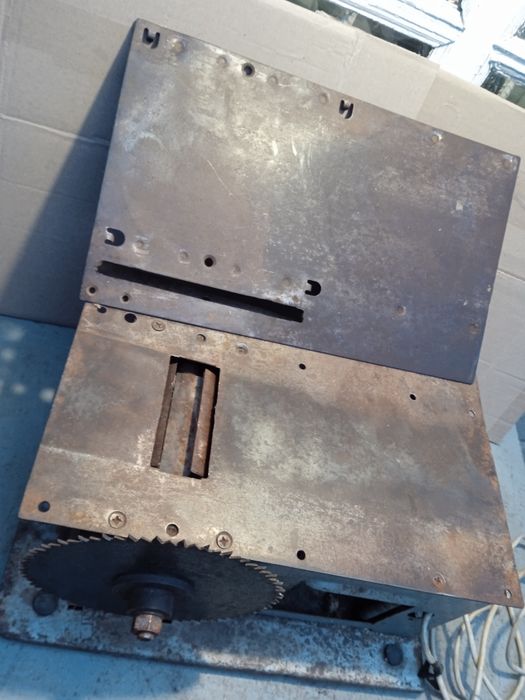 Станок деревообрабатывающий УБДН циркулярка СССР