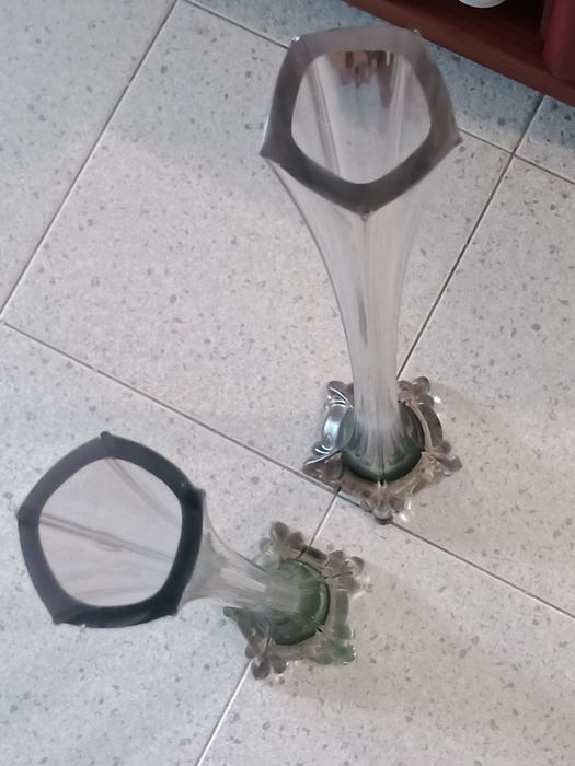 2 solitários antigos muito altos com 80 cm de altura