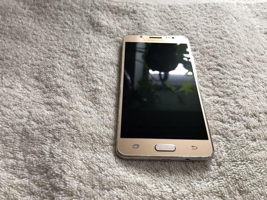 Samsung J5, SM-J510. 2/16GB, 5.2 дюйма. В идеале !