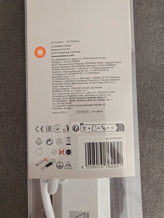 Lampa LED podszafkowa Ledvance Linear Flat Socket 10W 1100 lm 2x USB gniazdko 4000K
