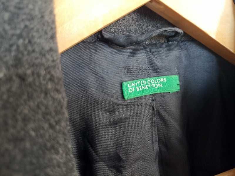 Grafitowy wełniany płaszcz klasyczny united colors of benetton