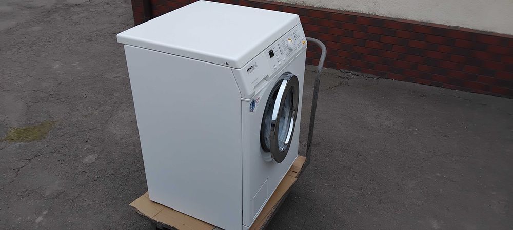 Німецька пральна машина Miele W 3245 Softtronic 6 кг Сотовий барабан